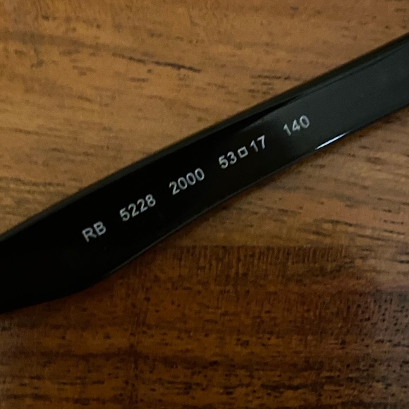 Black Ray Ban frames - Picture 2 of 10